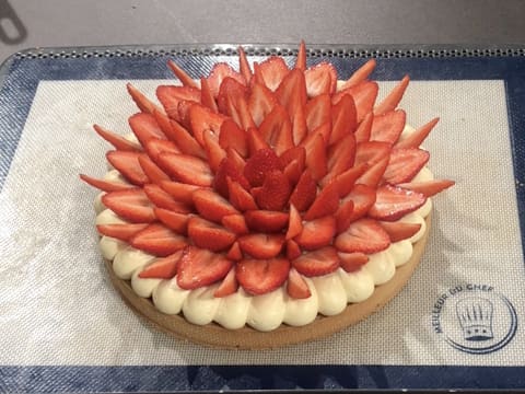 Tarte à la fraise sur son moelleux noisette - 109