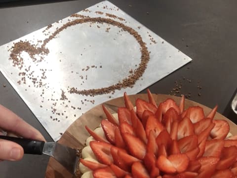 Tarte à la fraise sur son moelleux noisette - 115