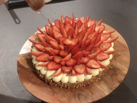 Tarte à la fraise sur son moelleux noisette - 116