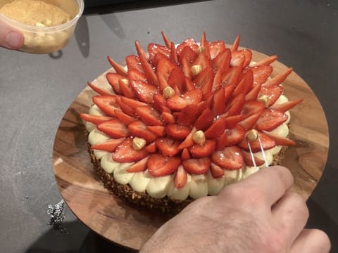 Tarte à la fraise sur son moelleux noisette - 117