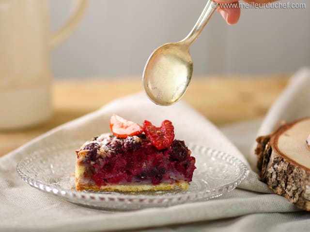 Tarte de fruits rouges avec un croustillant praliné