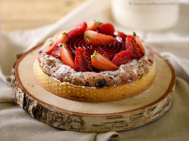 Tarte de fruits rouges avec un croustillant praliné