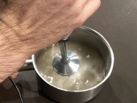 Préparation mixée dans casserole
