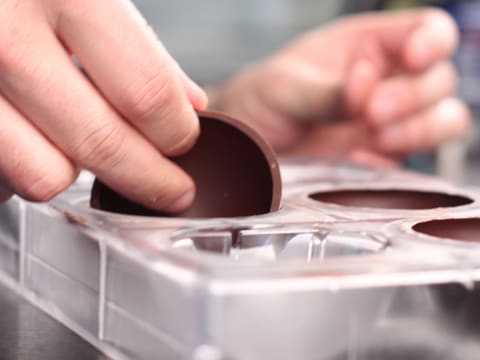 Tartelette aux pommes façon spéculoos et dôme en chocolat - 50