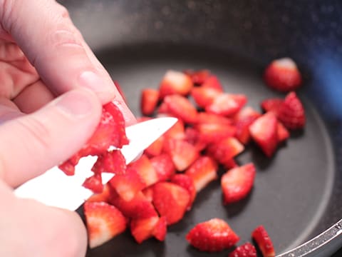 Tartelette au chocolat blanc, praliné et compotée de fruits rouges - 21