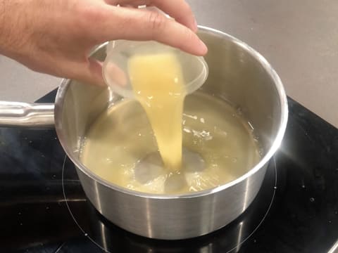 Tartelette citron/yuzu, cœur de framboise - 40