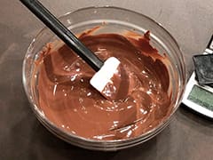 Tempérage du chocolat de couverture lait (méthode au beurre de cacao Mycryo)