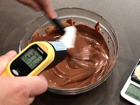 Tempérage du chocolat de couverture lait (méthode au beurre de cacao Mycryo) - 3
