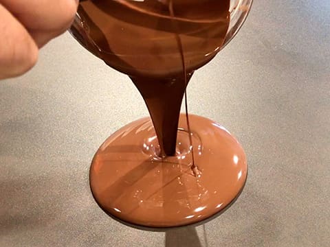 Tempérage du chocolat de couverture lait (méthode traditionnelle) - 3