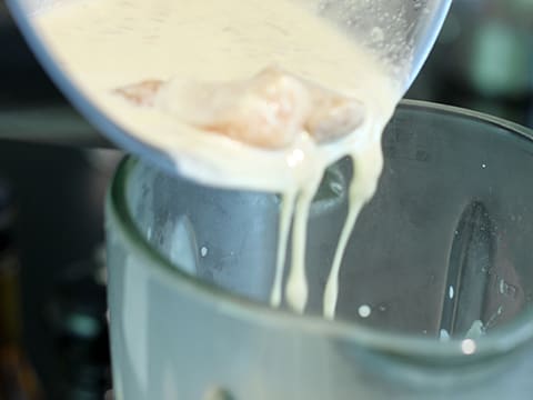 Velouté de cèpes et son espuma à la truffe - 13