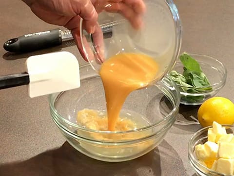 Petit cake en verrine au citron/basilic et confit de fraise - 27