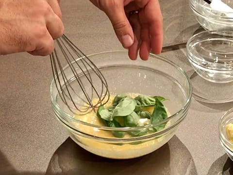 Petit cake en verrine au citron/basilic et confit de fraise - 30