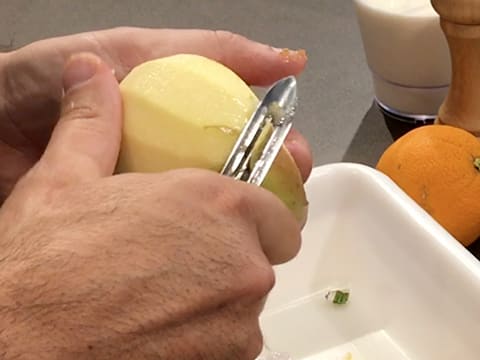 Verrine de velouté de potiron, chantilly au lard fumé et truffe noire - 11