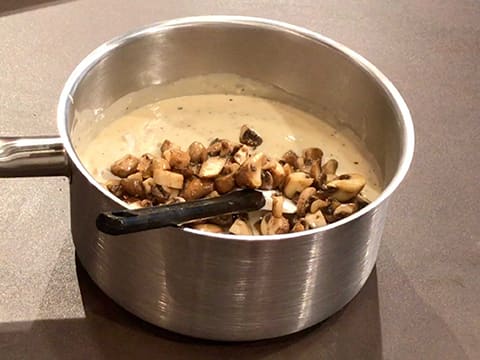 Vol-au-vent au boudin blanc et à la truffe - 105