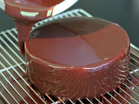 Gianduja Mirror Icing - 12