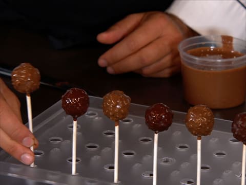 Chocolate & Praline Lollipops - 31