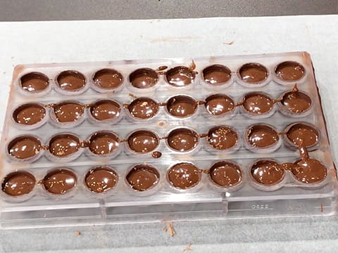 Chocolates with Praline Filling - 42