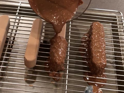 Chocolate & Salted Caramel Mini Yule Logs - 80