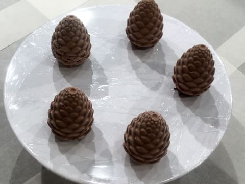 Christmas Pine Cone - 110