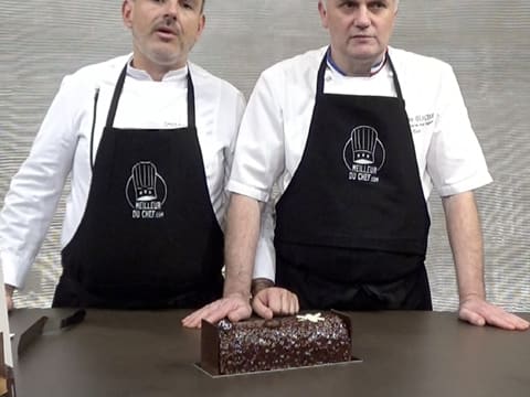 Chocolate, Vanilla & Salted Butter Caramel Yule Log - 180