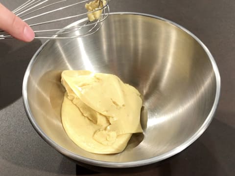 Place the whipped cream into a mixing bowl