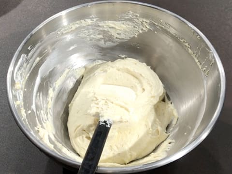 The Diplomat cream is ready in the bowl