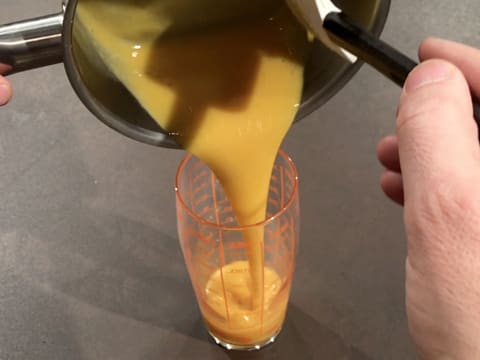 Transfer the preparation into a pouring jug