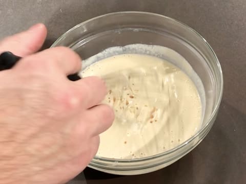 Combine the preparation with a whisk