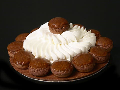 Vanilla & Chocolate Gâteau Saint-Honoré - 90