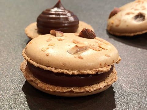 Milk Chocolate & Hazelnut Macarons - 40