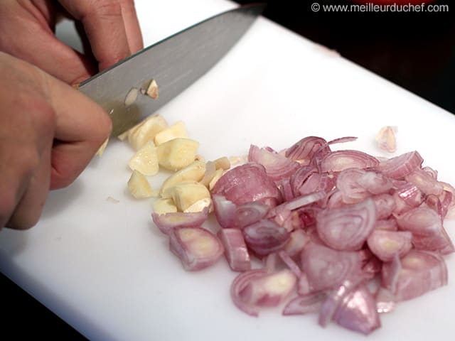 Mincing a vegetable