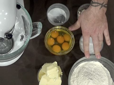 All ingredients for the Nanterre brioche dough