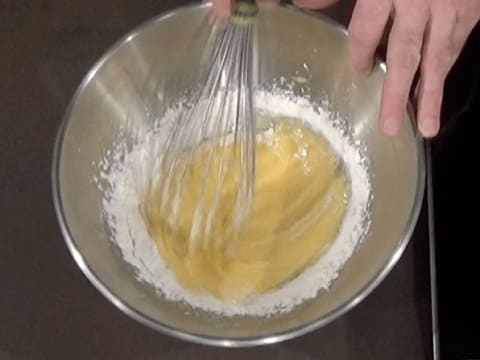 Incorporate the crème pâtissière with a whisk