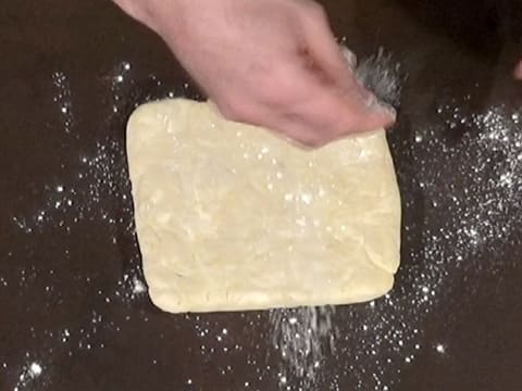 Flour your workbench and dough