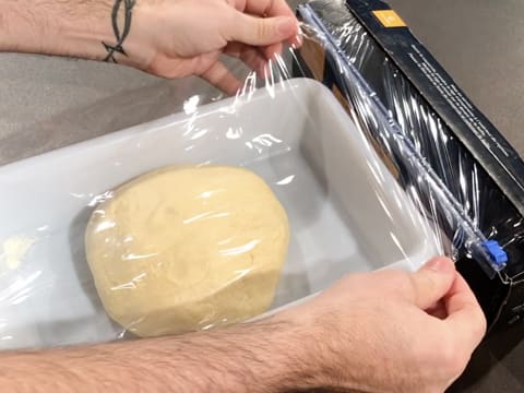 Cover the food tray with cling film