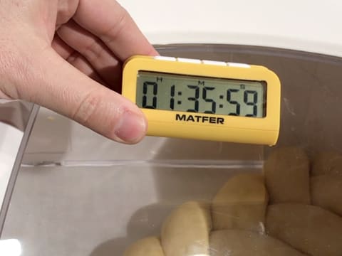 The timer shows 1 hour 35 minutes et 59 seconds, with the proofing chamber in the background