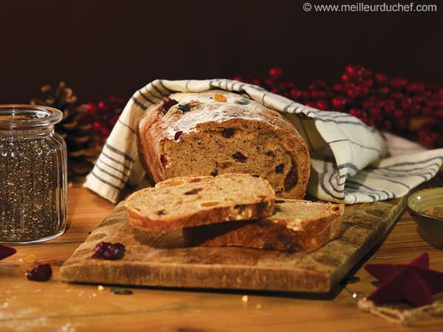Rye Bread with Walnuts and Dried Fruits