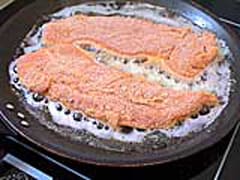 To fry a breaded meat