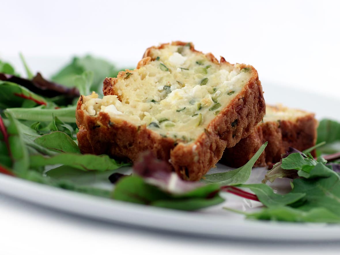 Cake courgettes feta.*ATTR