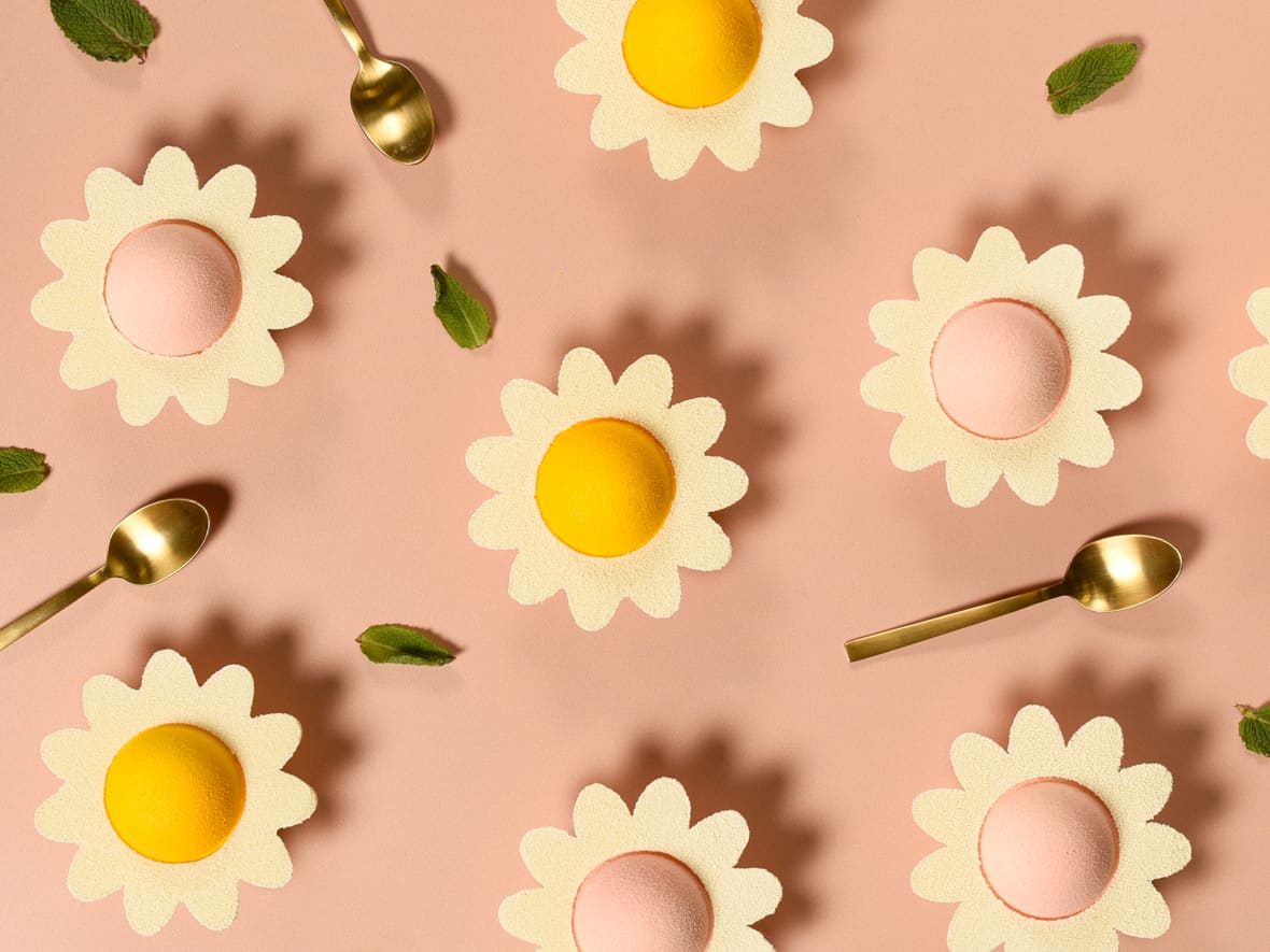 Mini Entremets Daisy citron fraise by Chef Philippe.*ATTR
