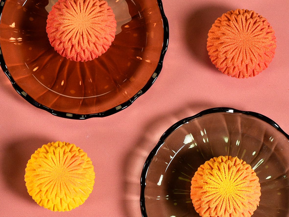 Mini entremets kiku mandarine chocolat blanc by Chef Philippe.*ATTR