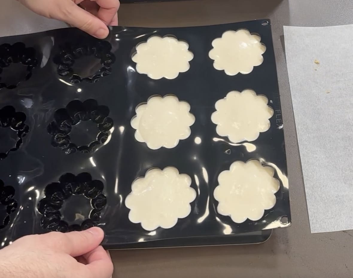 Démoulage entremets.*ATTR