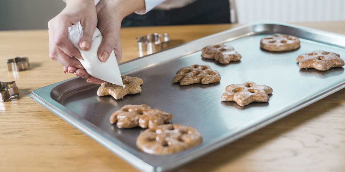 Pour une cuisson parfaite : quelle plaque à pâtisserie choisir  ?