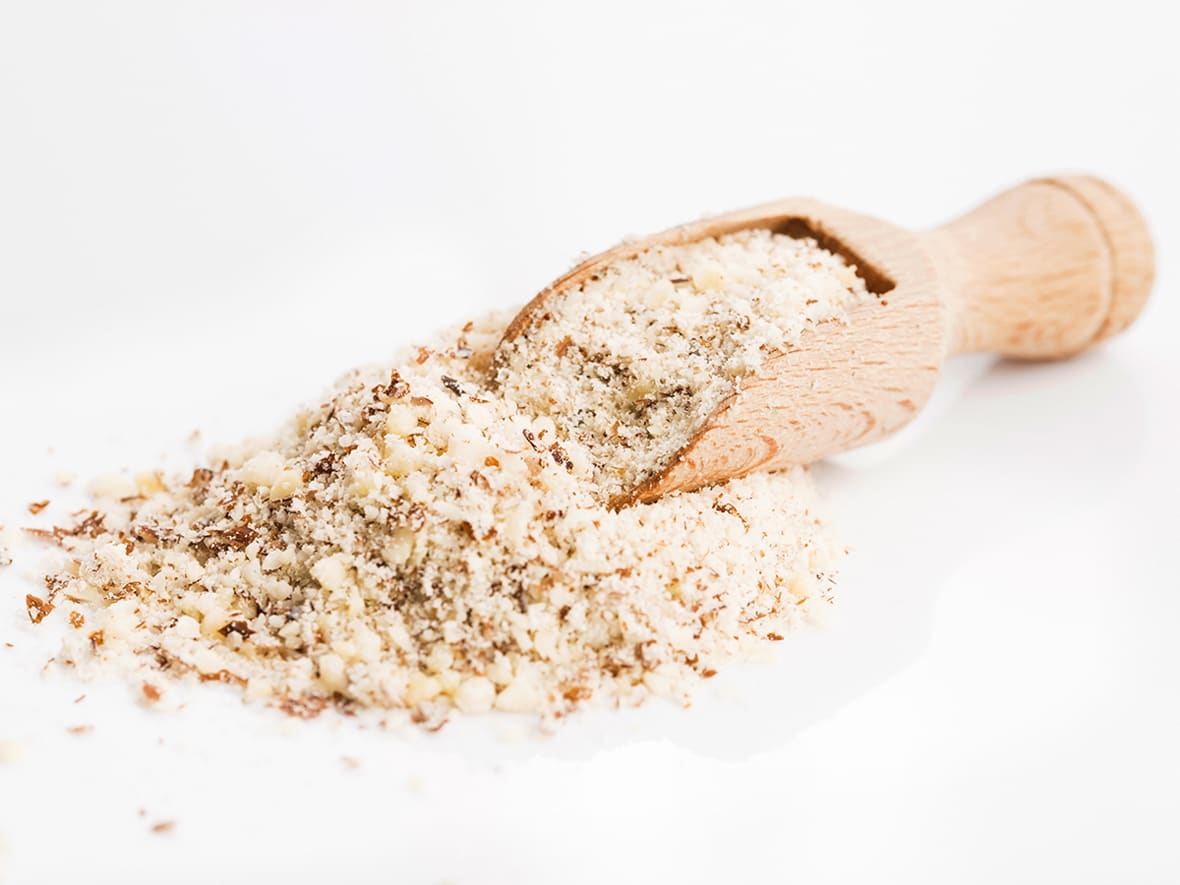 Amande en poudre.*ATTR