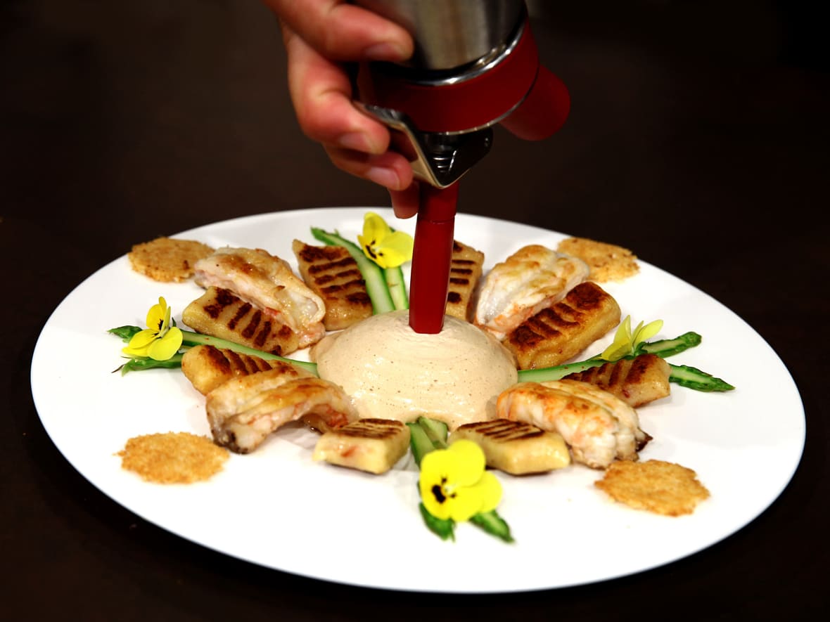 Gnocchi pomme de terre et langoustine rôtie.*ATTR