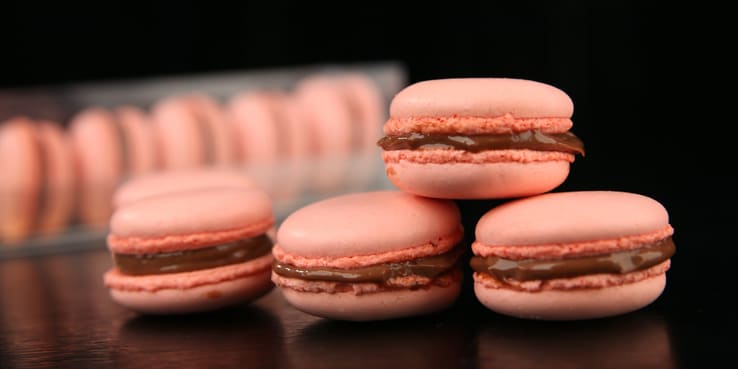 Macaron ai lamponi farciti al cioccolato*ATTR