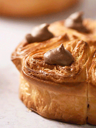 Petit-déjeuners ensoleillés, apéritifs conviviaux et desserts fruités*ATTR