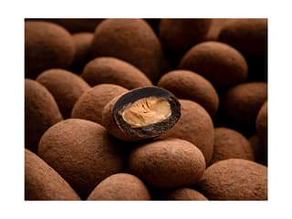 Mandorle ricoperte di caffè