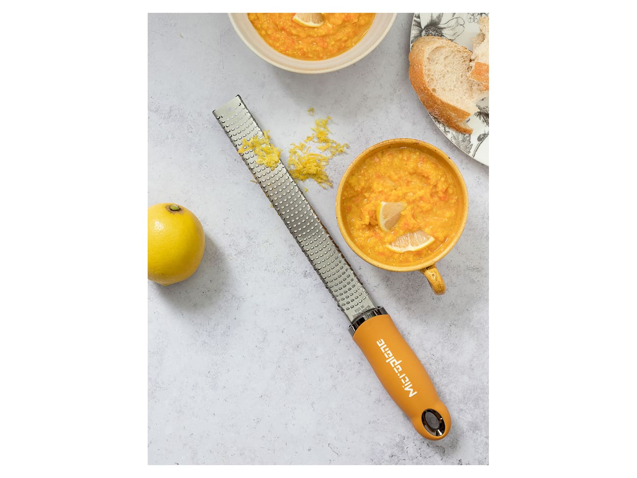 Microplane Master Grattugia Per Scorza – Lama Fine In Acciaio Inox, Manico In Noce Del Kentucky