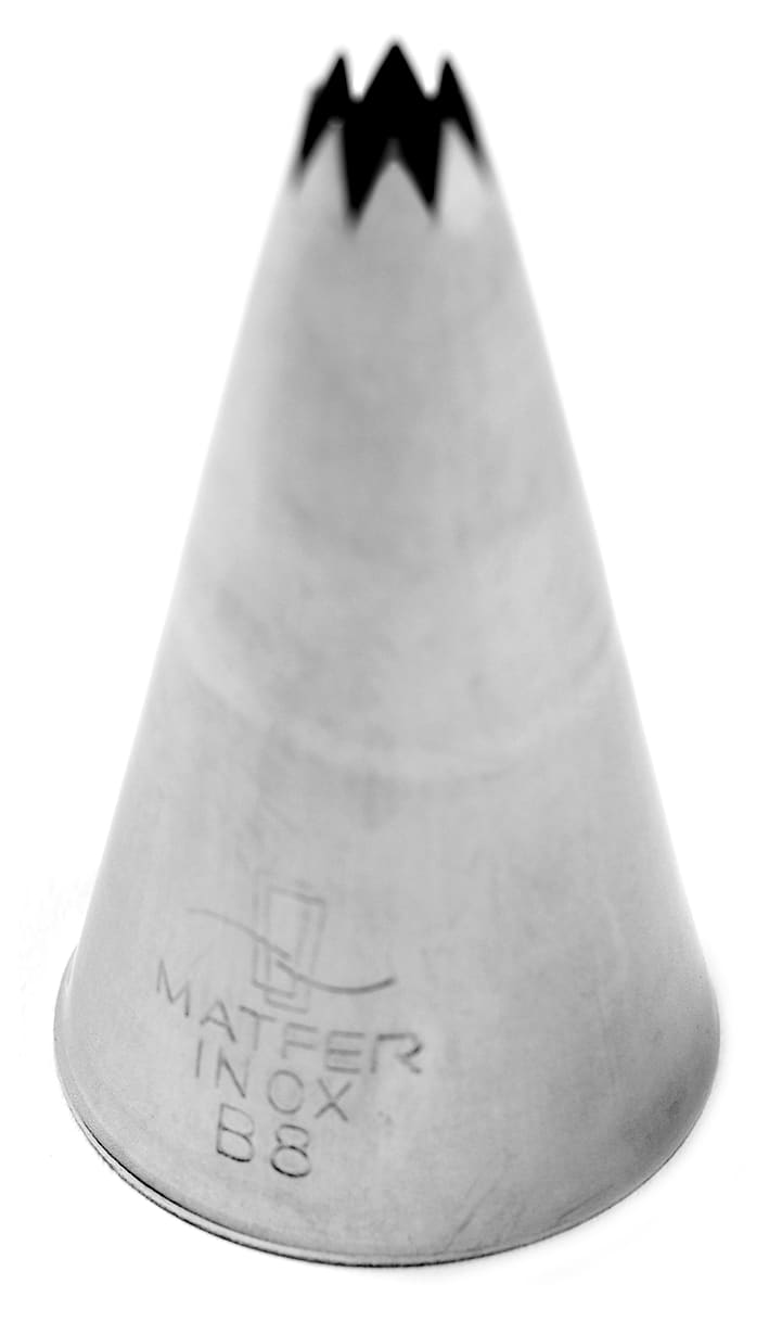 Stainless steel fluted piping nozzle B8 (Ø 7mm, 8 teeth) Matfer